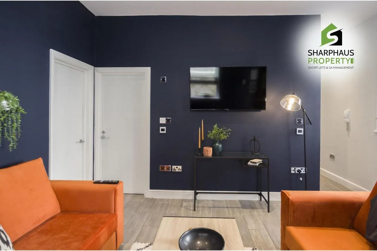 Hidden 2-Bed City Oasis With Courtyard Garden By Sharphaus Short Lets & Serviced Accommodation Management Brighton Apartment
